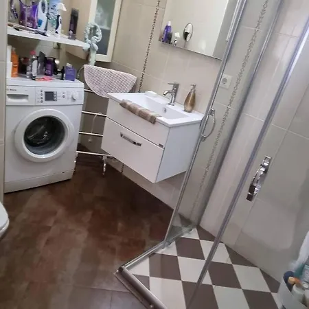 Apartmán Location Stylish And Spacious